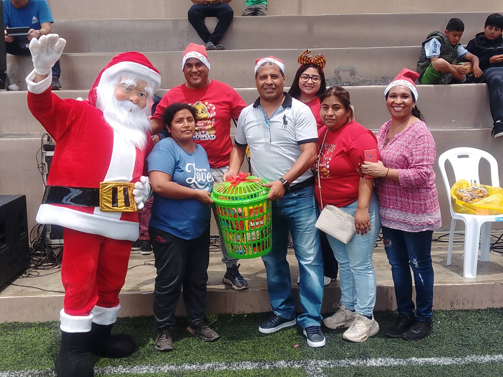 Bejarano con vecinos